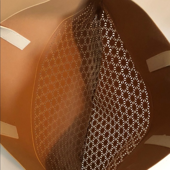 White Tote - Picture 2 of 3